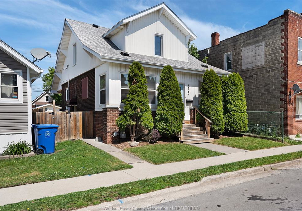1620-drouillard-windsor-ontario-26013994