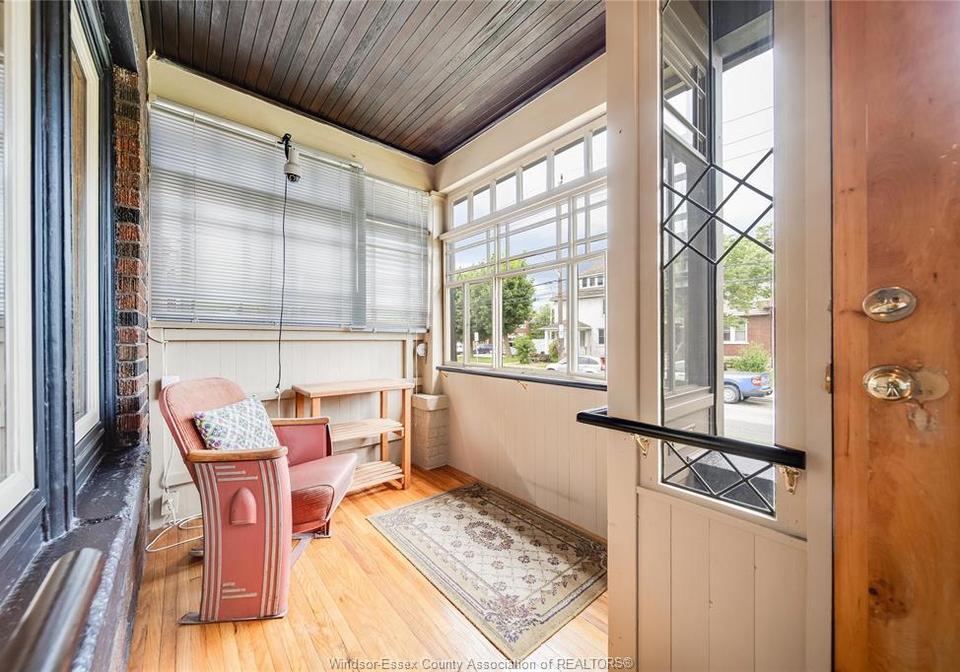 83-shepherd-street-east-windsor-ontario-26014008