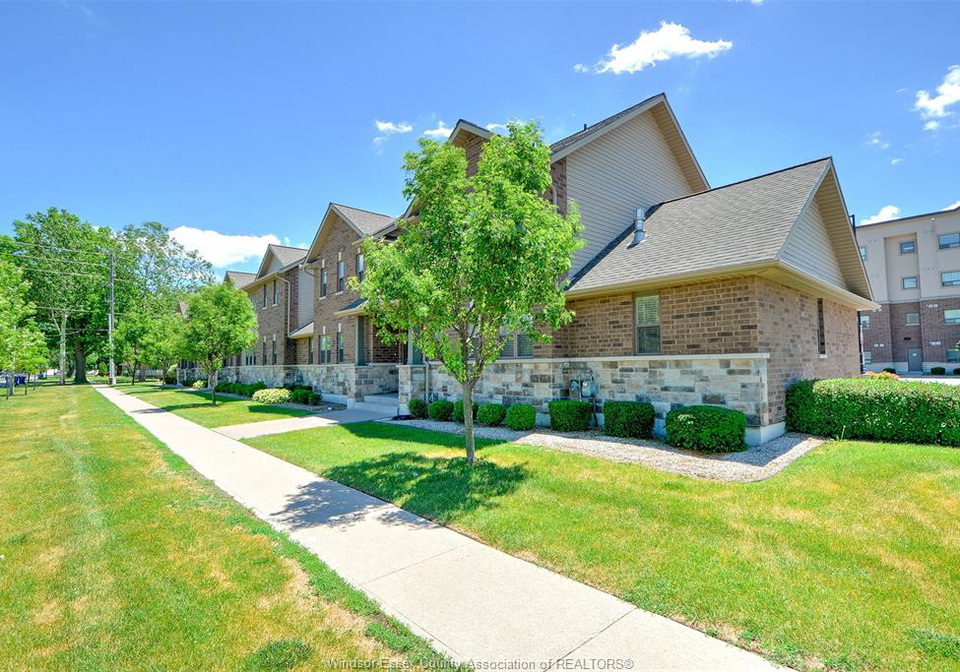 8475-wyandotte-street-east-windsor-ontario-26014042