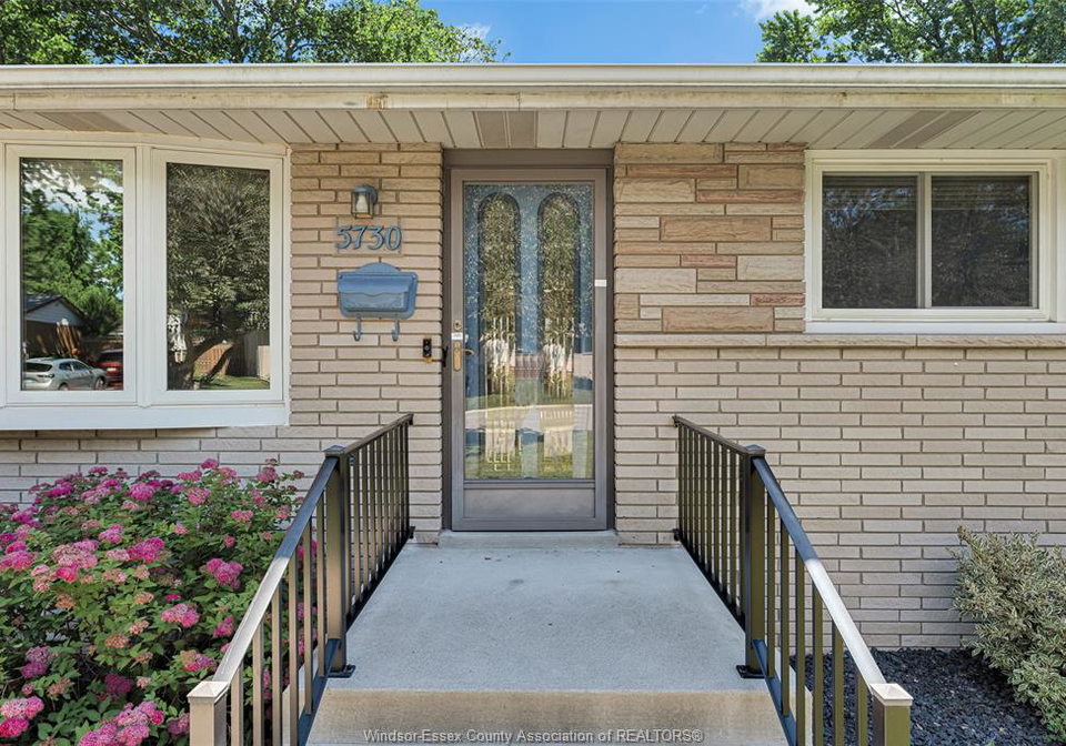 5730-canada-street-lasalle-ontario-26014058