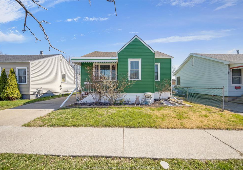 2286-forest-avenue-windsor-ontario-26014072