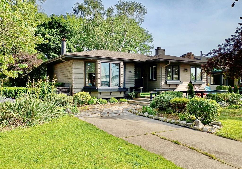 2437-riverside-drive-west-windsor-ontario-26014077