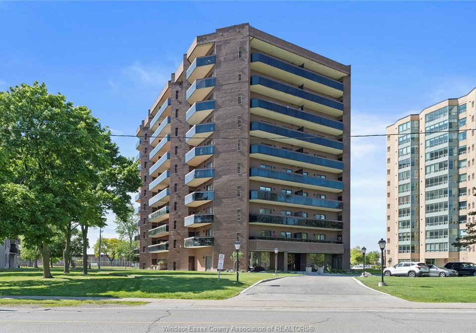 3663-riverside-drive-windsor-ontario-26014084