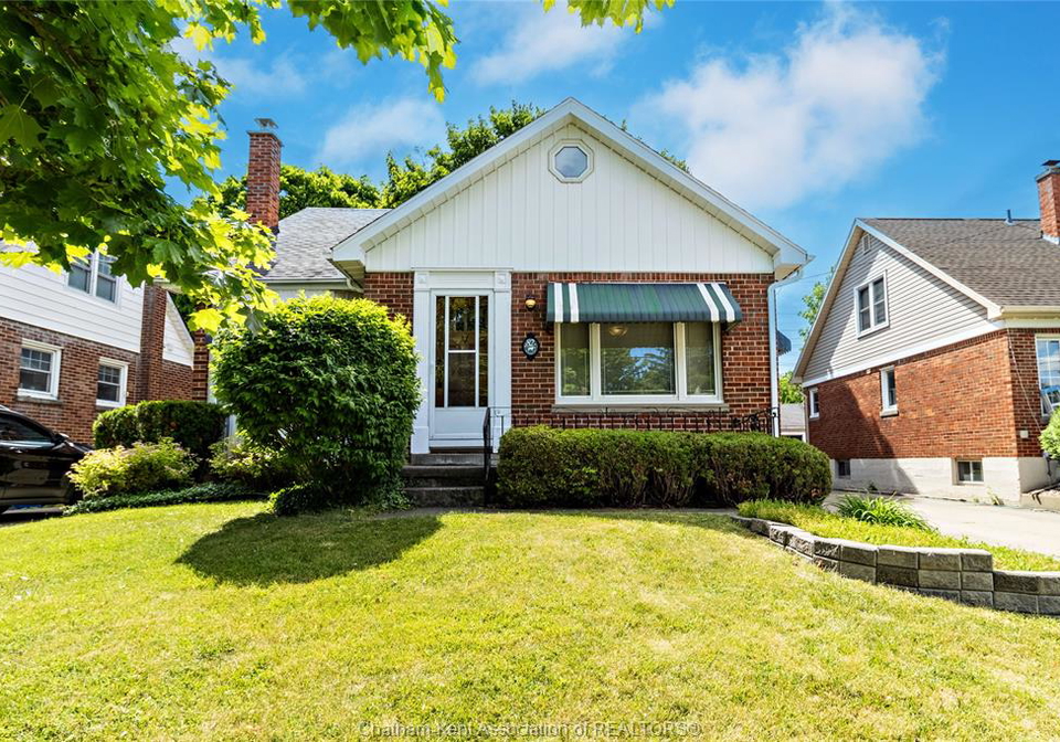 82-mcfadden-avenue-chatham-ontario-26014094