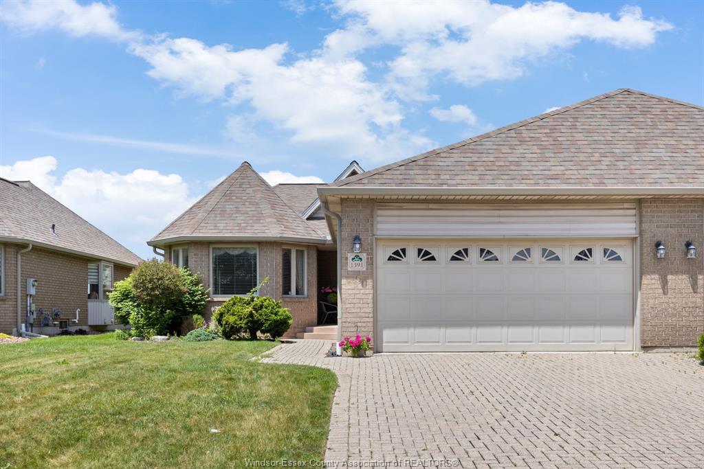 1391-imperial-windsor-ontario-26014097