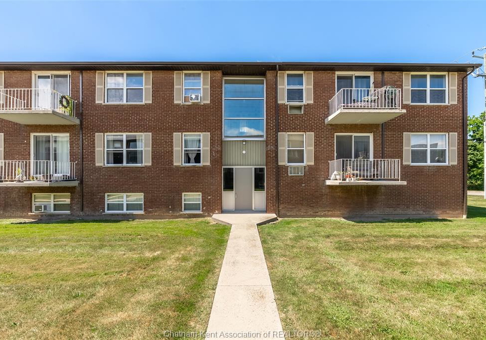 122-riverview-drive-chatham-ontario-26014100