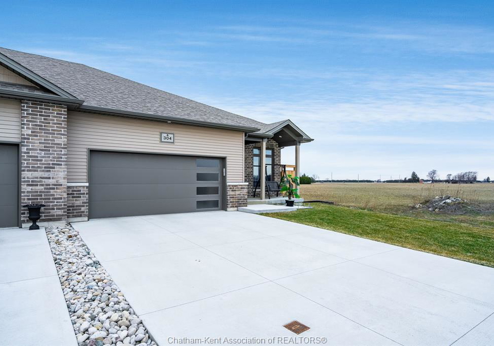 304-horizon-lane-chatham-ontario-26014101