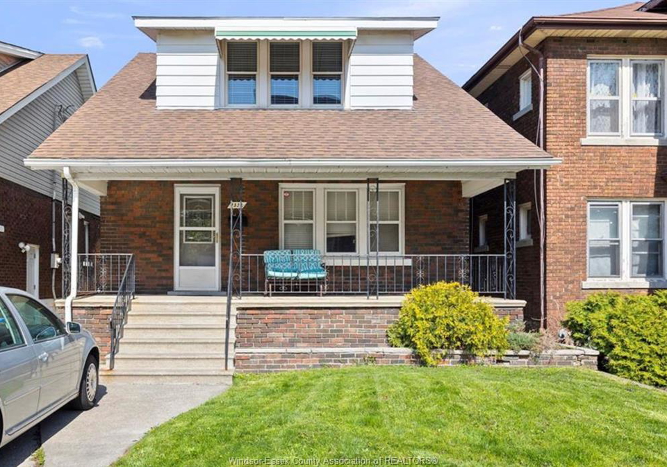 1332-dufferin-place-windsor-ontario-26014108