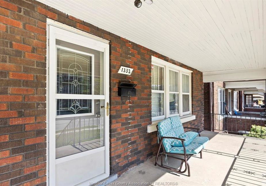 1332-dufferin-place-windsor-ontario-26014108