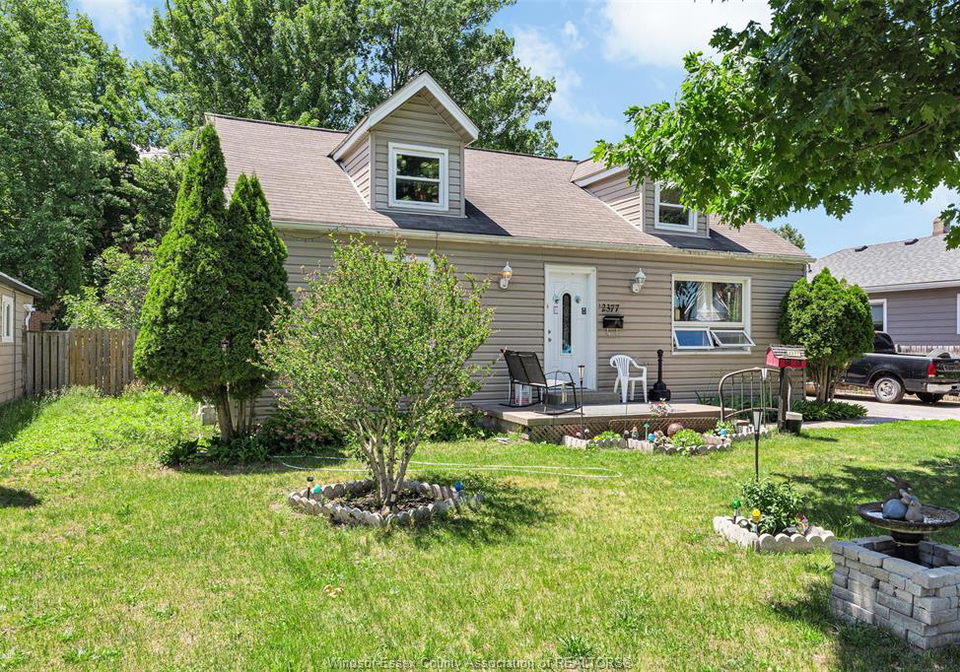 2377-arthur-windsor-ontario-26014112