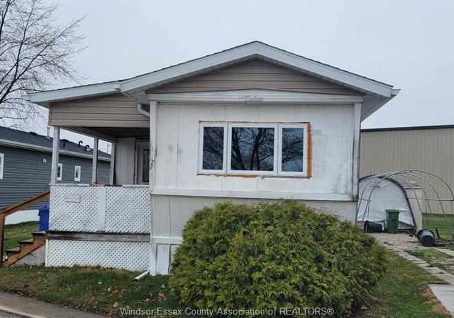 22-robin-crescent-lakeshore-ontario-26014117