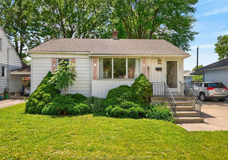 1677-norman-road-windsor-ontario-26014119