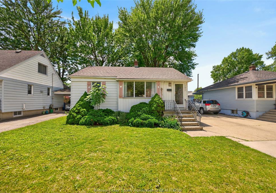 1677-norman-road-windsor-ontario-26014119