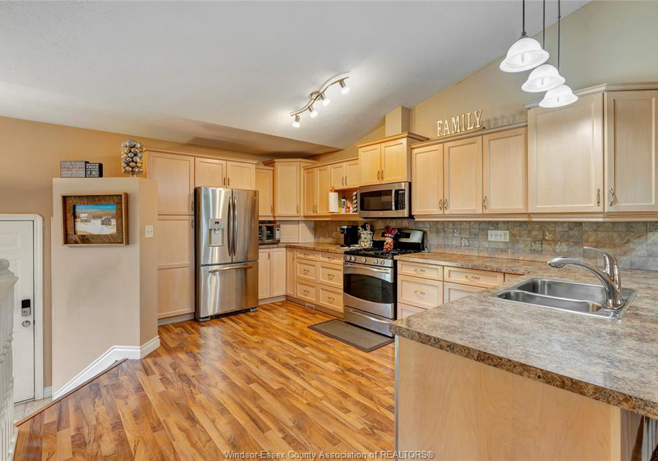 58-queens-hill-leamington-ontario-26014126