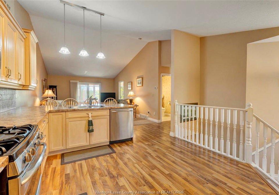 58-queens-hill-leamington-ontario-26014126