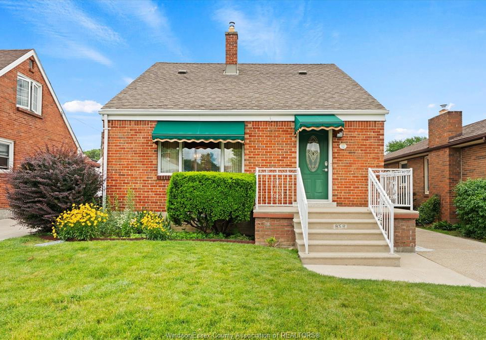 958-esdras-windsor-ontario-26014128