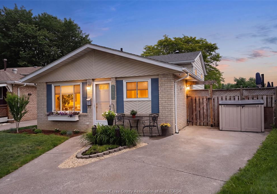 3404-hemlock-windsor-ontario-26014132