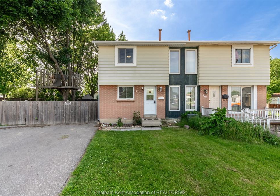 431-cardiff-place-sarnia-ontario-26014139