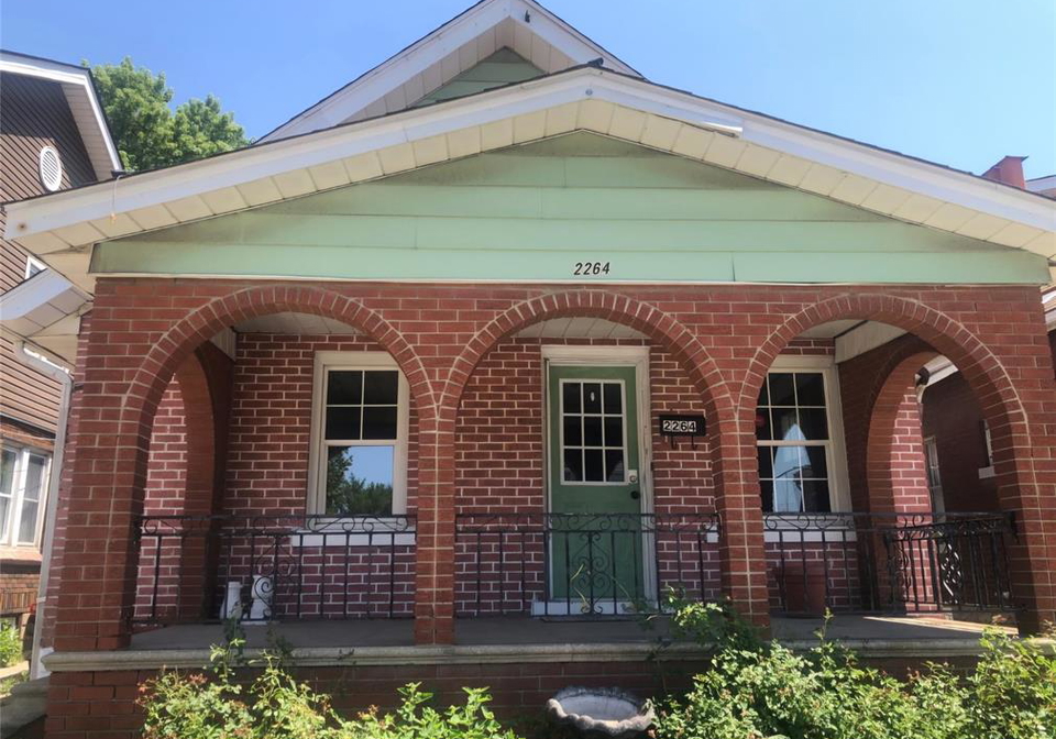 2264-howard-windsor-ontario-26014161