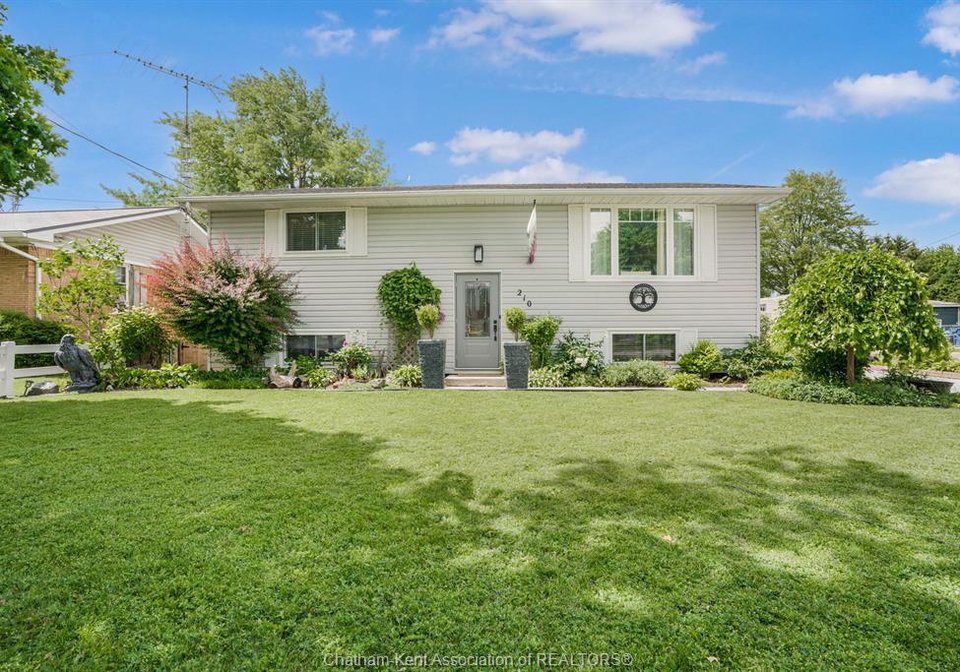 210-chatham-street-north-blenheim-ontario-26014176