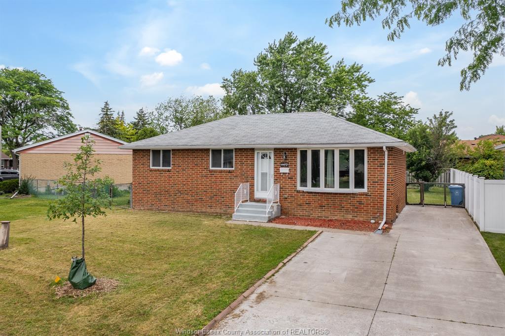 5210-queen-elizabeth-drive-windsor-ontario-26014186