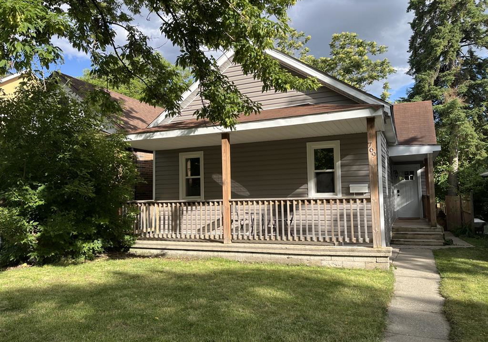 769-assumption-windsor-ontario-26014204