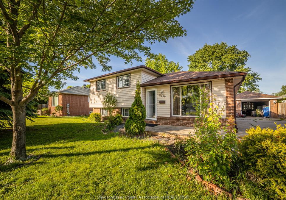 3018-grandview-street-windsor-ontario-26014221