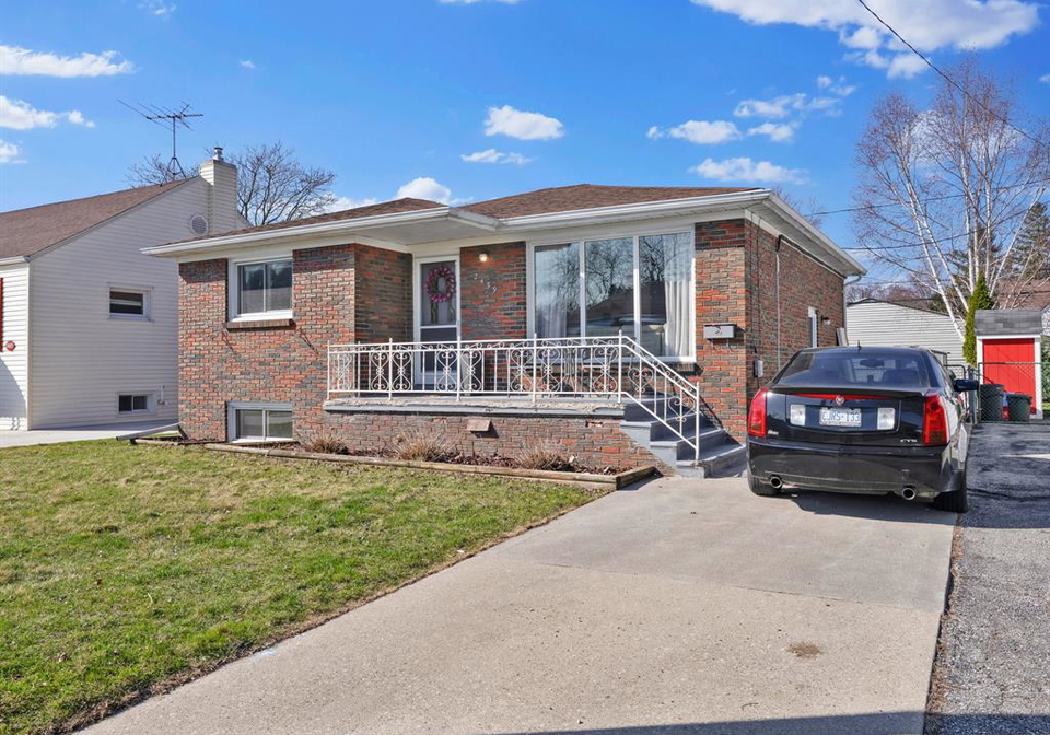 2459-francois-road-windsor-ontario-26014227