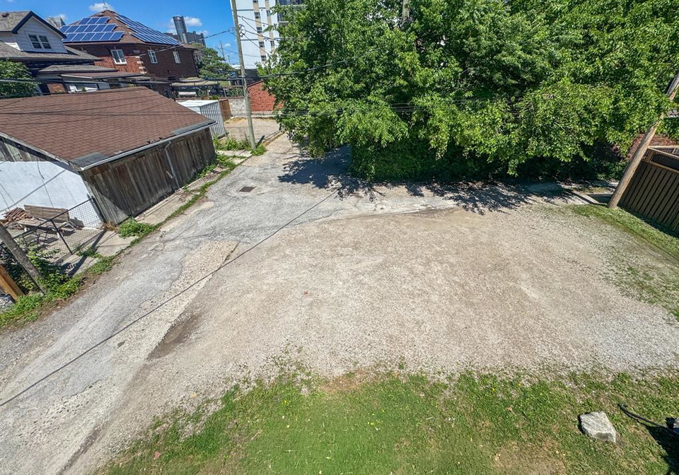130-elm-avenue-windsor-ontario-26014228