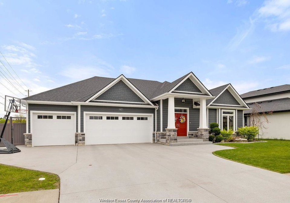 6072-silver-maple-lasalle-ontario-26014250