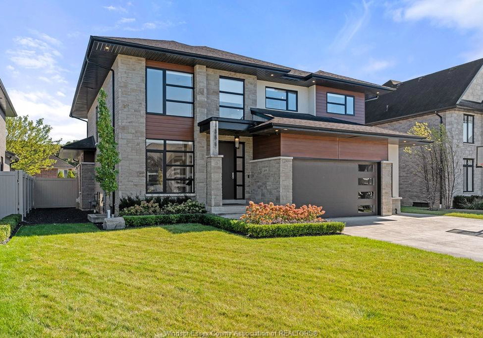 258-xavier-circle-lakeshore-ontario-26014251
