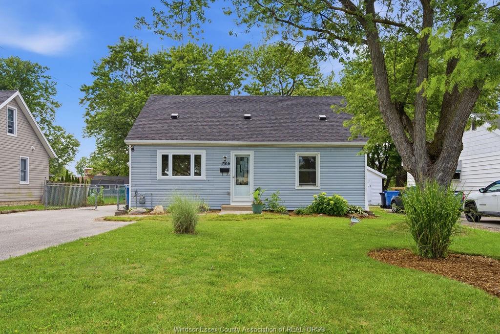 1305-shawnee-road-tecumseh-ontario-26014261
