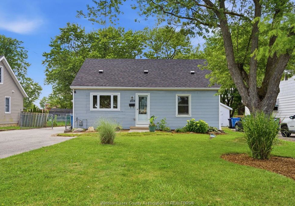 1305-shawnee-road-tecumseh-ontario-26014261