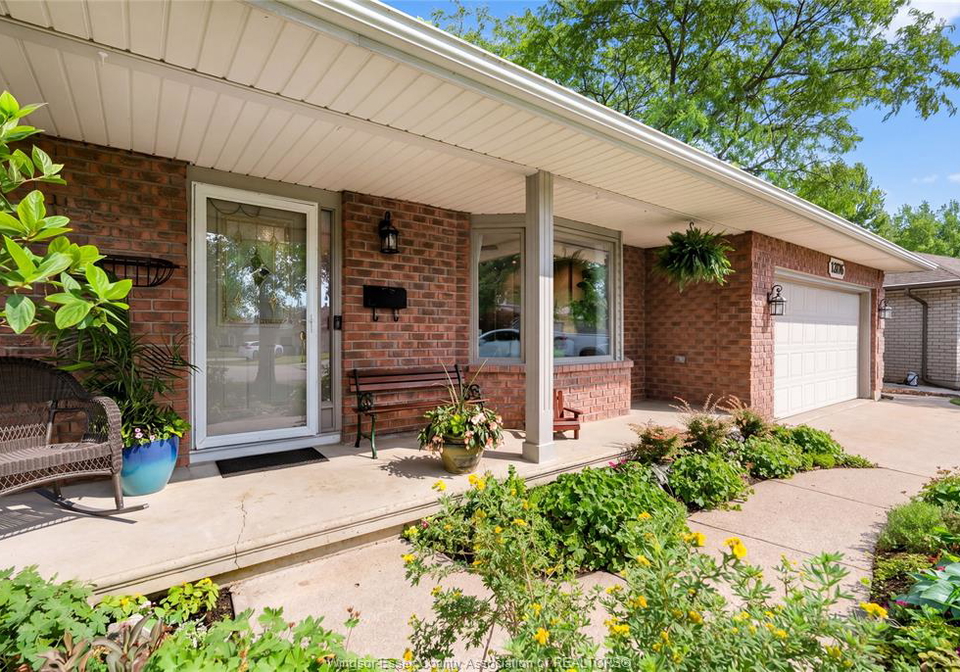 13176-veronica-court-tecumseh-ontario-26014273