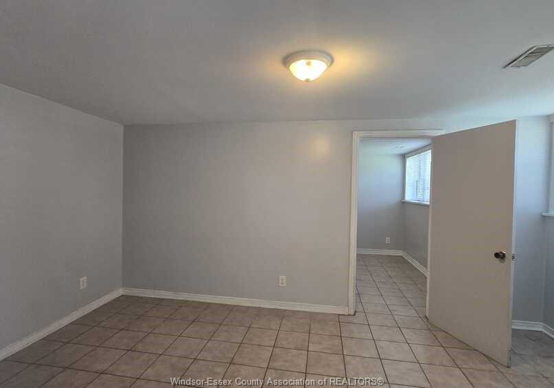 805-giles-boulevard-east-windsor-ontario-26014274