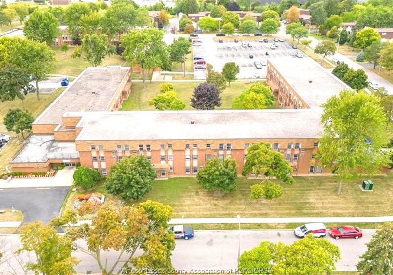6639-thornberry-windsor-ontario-26014277