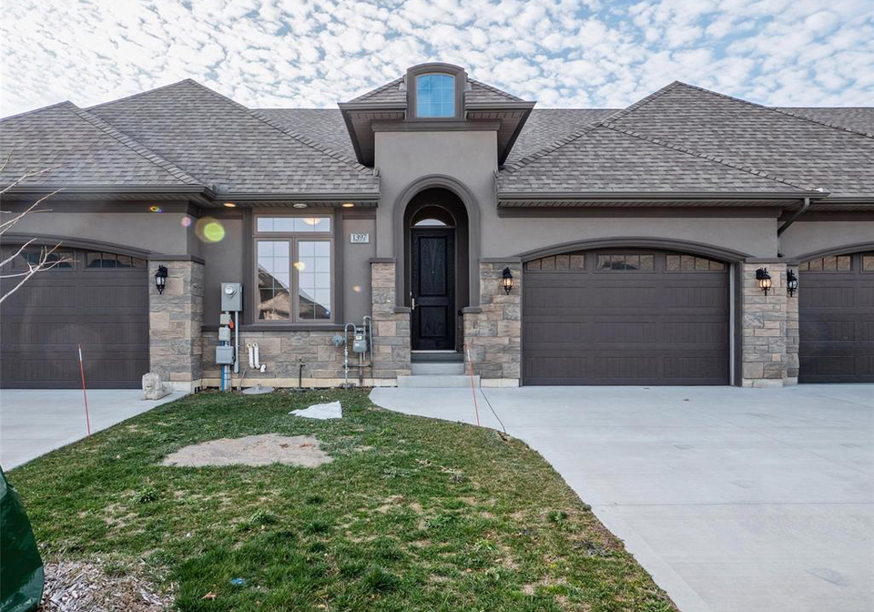 1397-cypress-avenue-windsor-ontario-26014295