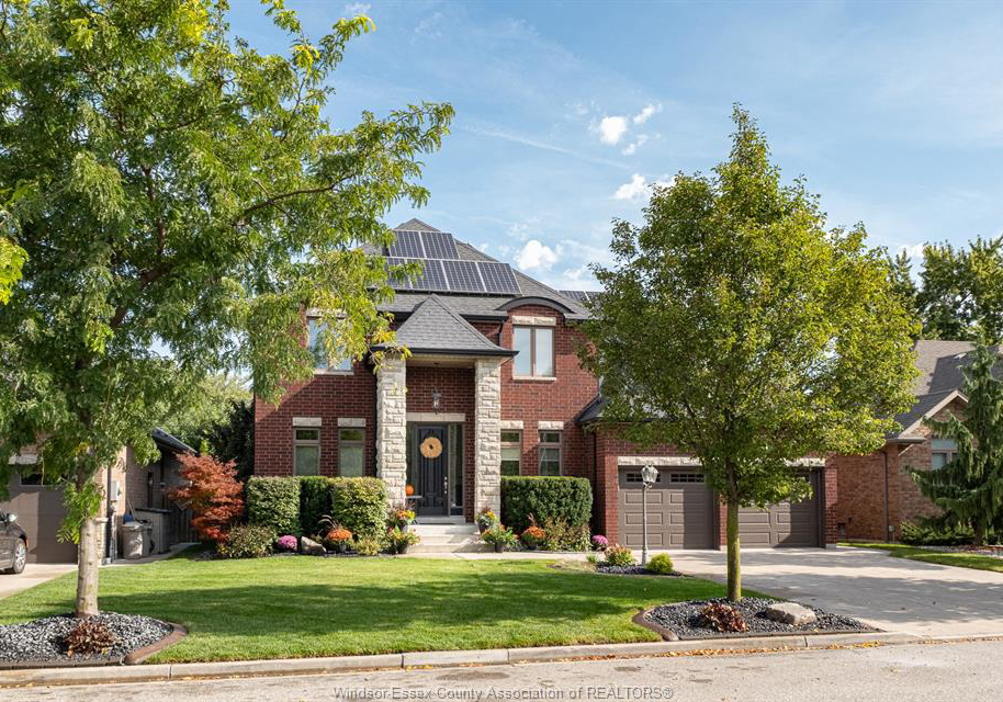 425-superior-street-lasalle-ontario-26014299