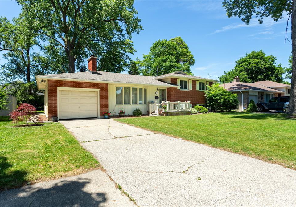 1067-bel-aire-drive-sarnia-ontario-26014305