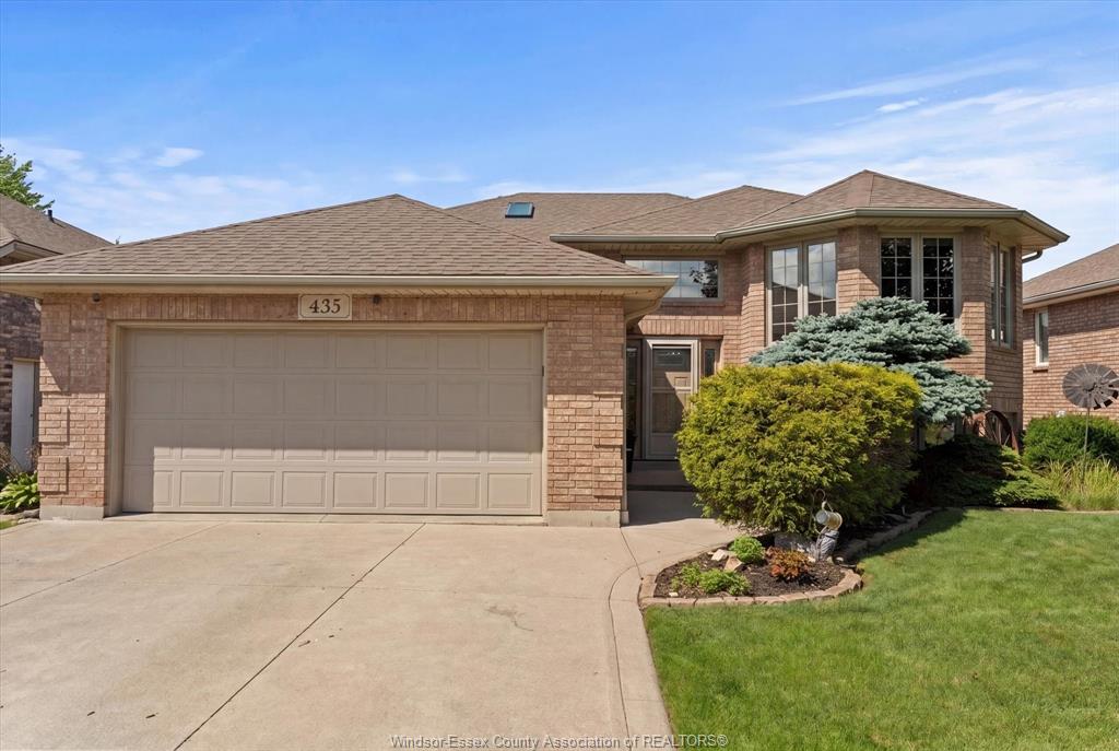 435-fields-avenue-lasalle-ontario-26014310