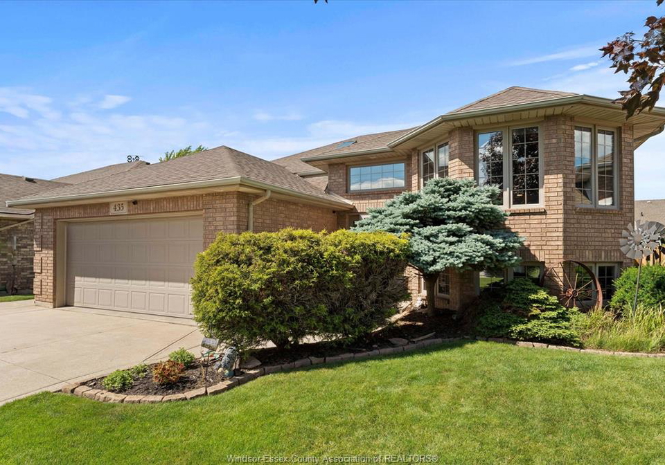 435-fields-avenue-lasalle-ontario-26014310