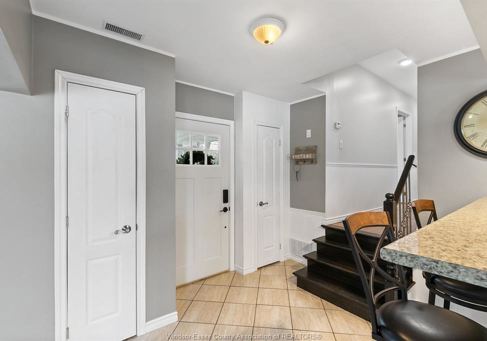 1052-county-road-22-lakeshore-ontario-26014317