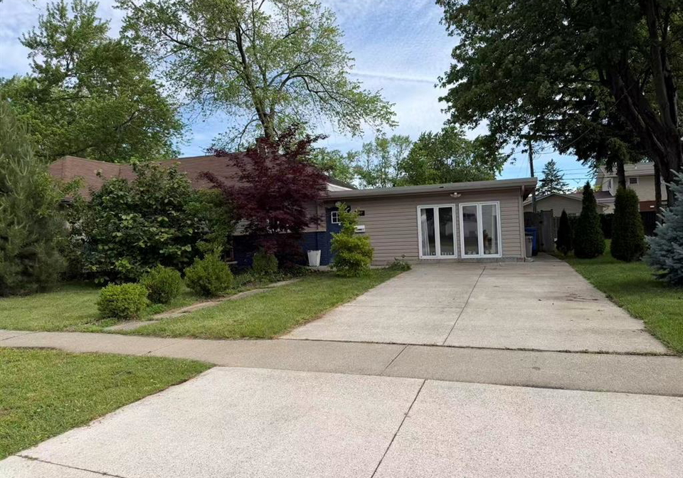 307-sacred-heart-drive-lasalle-ontario-26014319