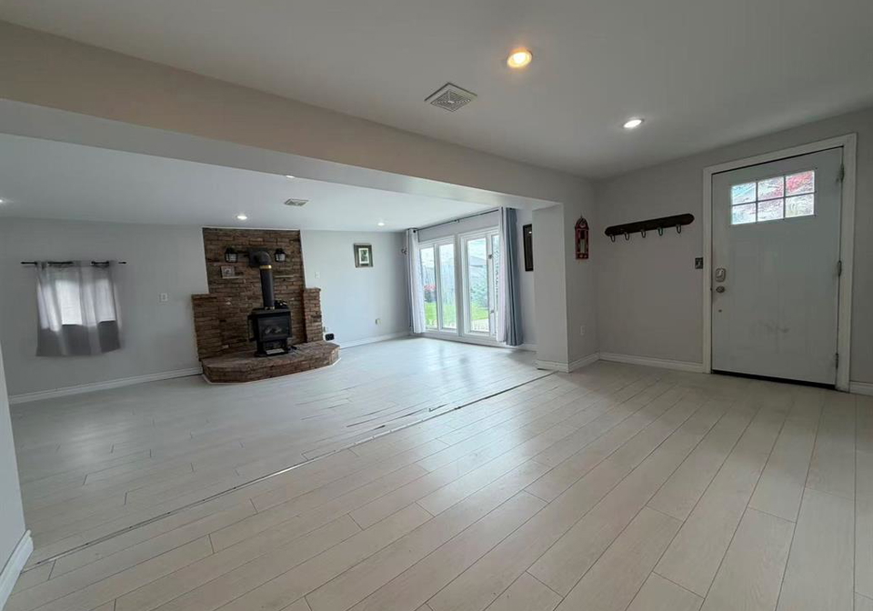 307-sacred-heart-drive-lasalle-ontario-26014319
