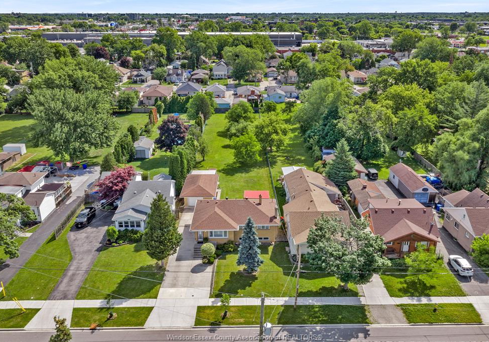 2528-jos-st-louis-windsor-ontario-26014323