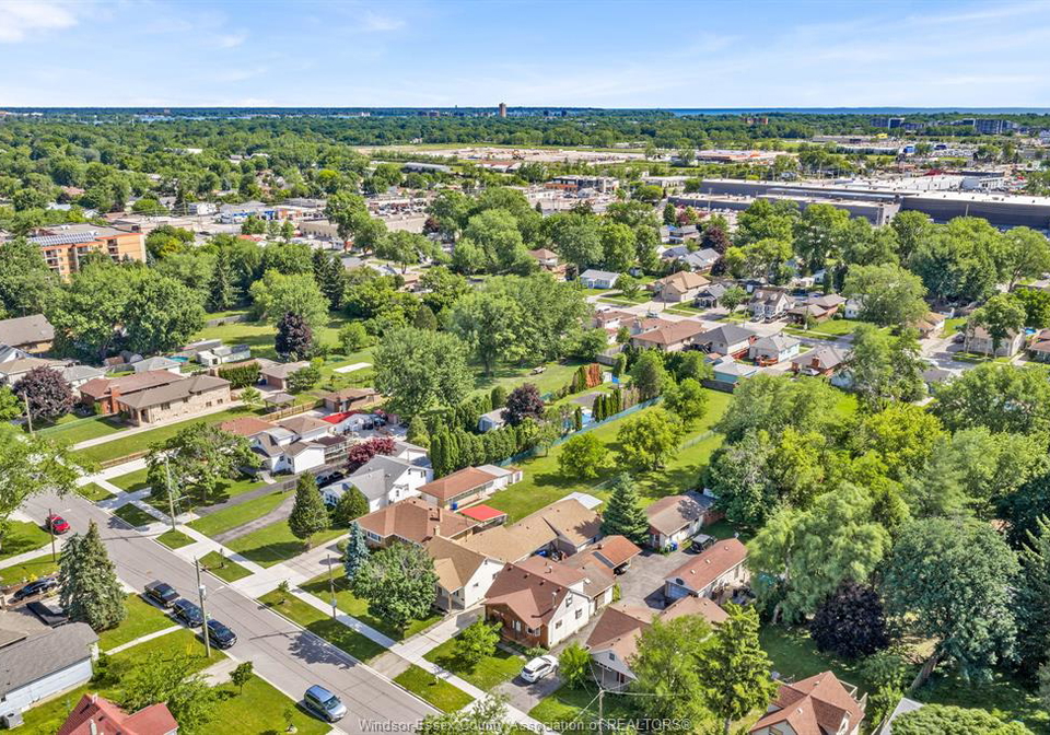 2528-jos-st-louis-windsor-ontario-26014323