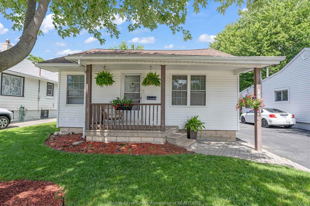 1196-curry-avenue-windsor-ontario-26014324