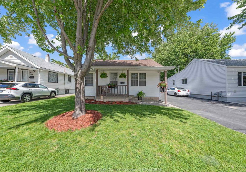 1196-curry-avenue-windsor-ontario-26014324