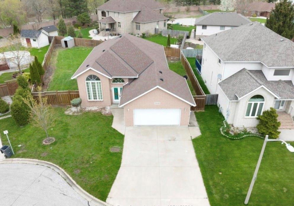 2648-chick-court-windsor-ontario-26014326