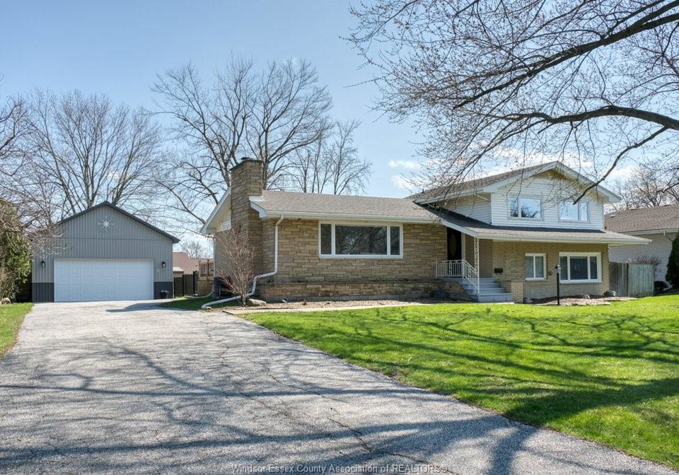 326-centre-street-essex-ontario-26014327